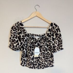 NWT Monteau LA Leopard Crop Top